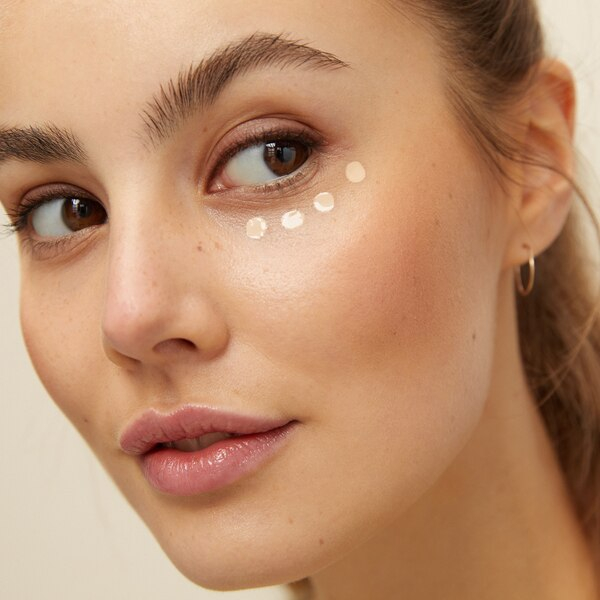 Corector hidratant pentru zona ochilor, Nivea Cellular 3in1 Eye Concealer, nuanta deschisa, 4 ml [3]