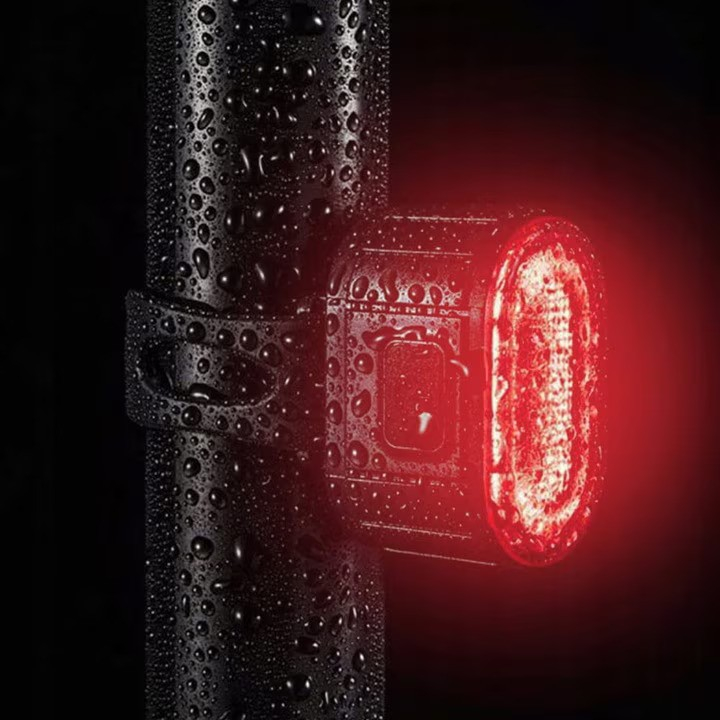 Set lumini bicicleta NewEvo, far bicicleta fata spate, USB reincarcabil cu acumulator, 4 moduri de iluminare, rezistent la apa IPX4, Alb Rosu [7]