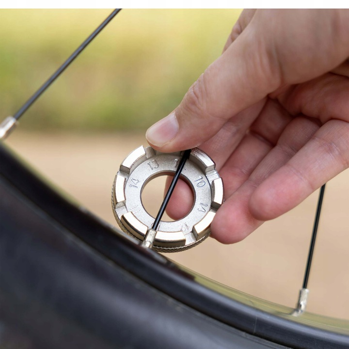 https://www.beststoreonline.ro/trusa-scule-bicicleta-newevo-17-elemente-ideal-pentru-atelierul-profesional-si-garajul-amatorilor-contine-toate-uneltele-necesare-pentru-repararea-bicicletelor-argintiu.html?preview=1 [7]