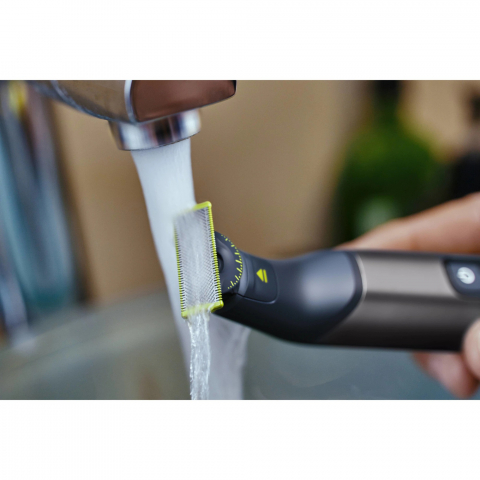 Aparat hibrid de barbierit, tuns barba si parul corporal Philips OneBlade Pro QP6551/17, pieptene 14 lungimi, lama inovatoare 360 cu 2 taisuri, afisaj digital LED, pieptene corp, reincarcabil,autonomi [7]