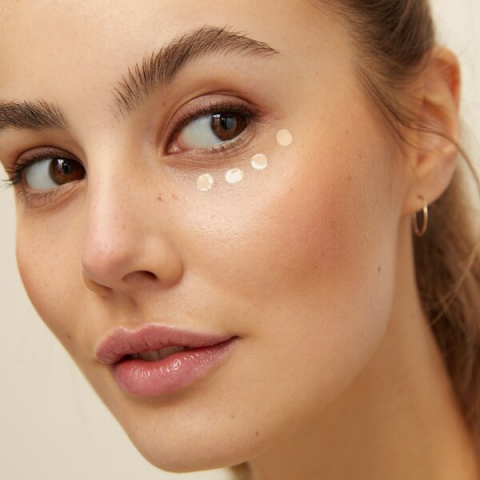 Corector hidratant pentru zona ochilor, Nivea Cellular 3in1 Eye Concealer, nuanta medie, 4 ml [2]