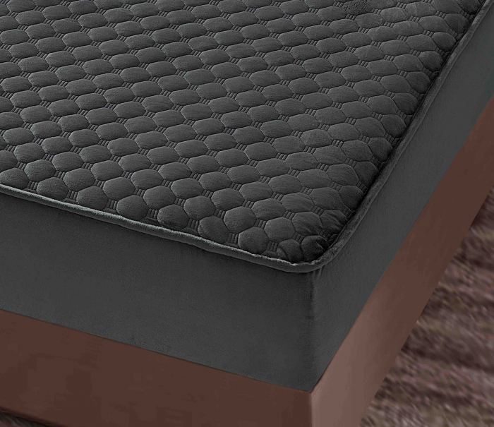 Husa Matlasata Tip Topper Catifea Gri Inchis pentru Pat 160x200cm + 2 Fete de Perna 50x70cm - Huse de Pat Confortabile si Elegante [3]