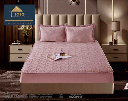Huse Pat 160X200 cm - Husa Matlasata Tip Topper Catifea Roz pentru Pat 160x200cm + 2 Fete de Perna 50x70cm - Huse de Pat Confortabile si Elegante