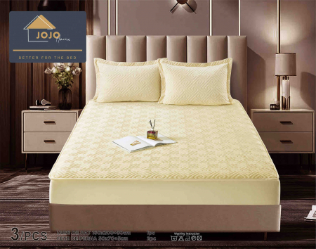 Huse Pat 160X200 cm - Husa Matlasata Tip Topper Catifea Crem pentru Pat 160x200cm + 2 Fete de Perna 50x70cm - Huse de Pat Confortabile si Elegante