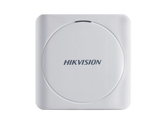 Cititor card Hikvision DS-K1801M, citeste carduri RFID Mifare, distanta citire: 50mm, comunicare: Wiegand 26 34 protocol, indicator LED de stare si alimentare; alimentare: 12VDC, IP65, dimensiuni: 87