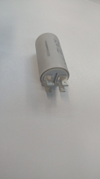 Condensator 4 mf
