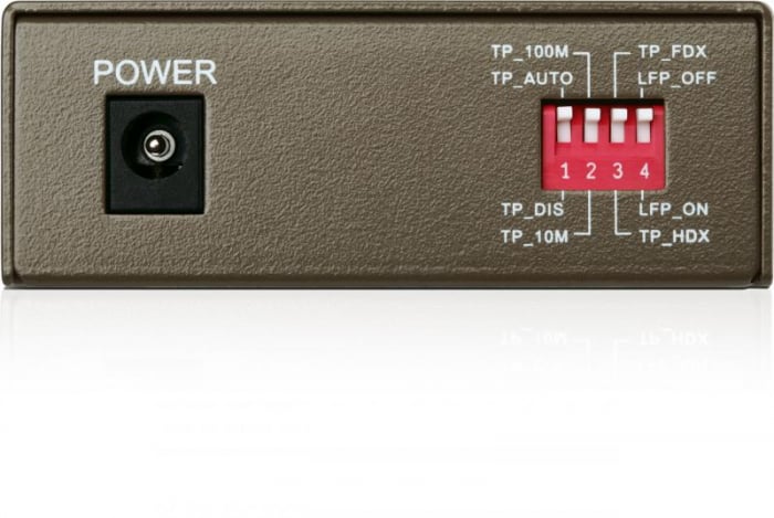 Switch media convertor TP-Link, 2 porturi (1x100Mbps SC, 10 100 Mbps (RJ-45)), BiDi 10 100Base-TX to 100Base-FX (SC), Single-Mode, 20Km, WDM type A (se foloseste in pereche cu MC112CS), single fiber,