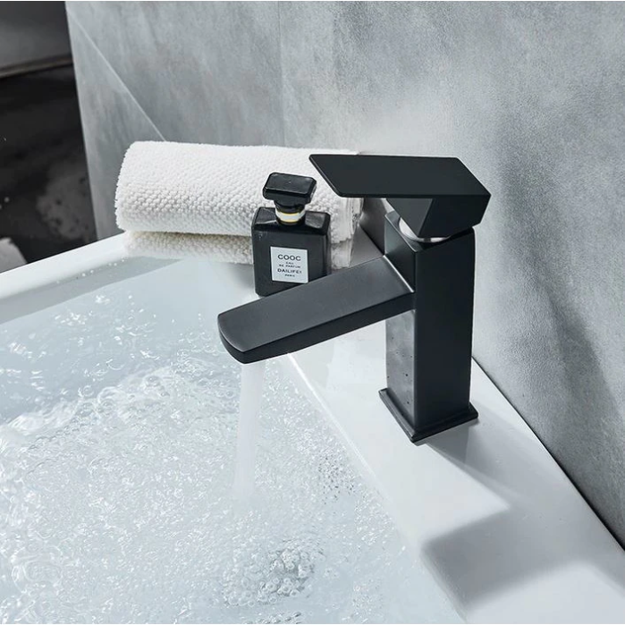 Baterie neagra din alama cu montaj pe lavoar, 18 cm intaltime [4]