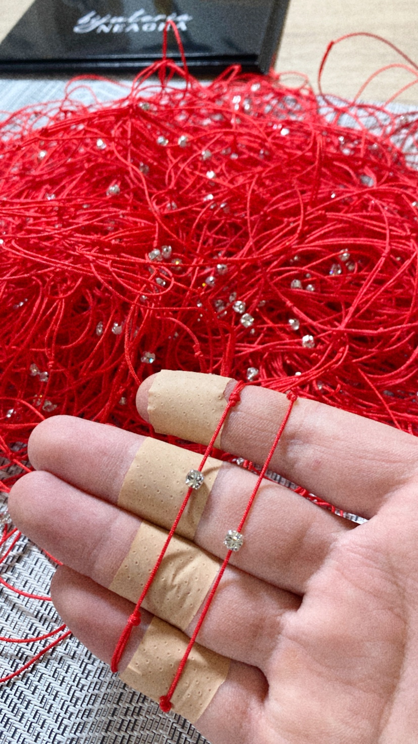 Brățara Mărțișor – De ce este mai inspirată decât mărțișorul clasic ?