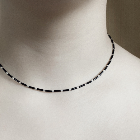 Colier cu accesorii tubulare din Argint 925 si margele negre [2]