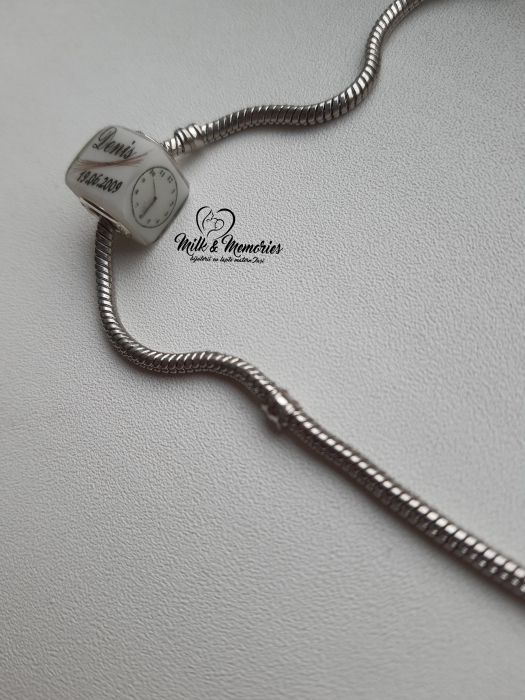 Charm tip cub ce contine lapte matern si baza din argint 925 [4]