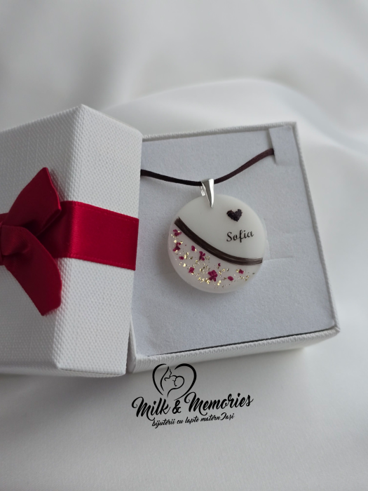 Pandantiv cu lapte matern, personalizat cu numele bebelușului, șuvița de păr, inimioara din cordon ombilical, foita aurie si flori naturale uscate [3]