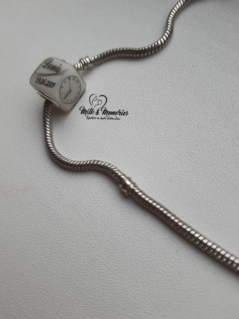 Charm tip cub ce contine lapte matern si baza din argint 925 [3]