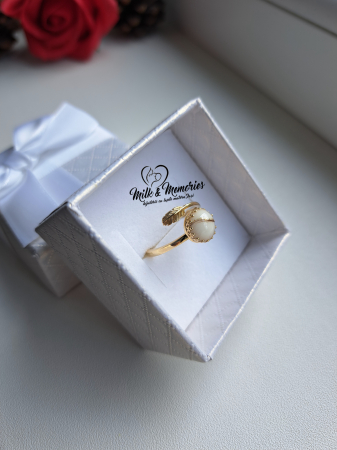 Inel reglabil din aur galben 14K cu semiperla ce contine lapte matern, suvita si foita aurie [5]