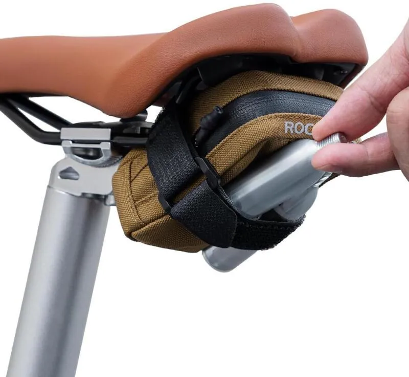 Geantă de Rockbros F006, maro, sub șa [3]