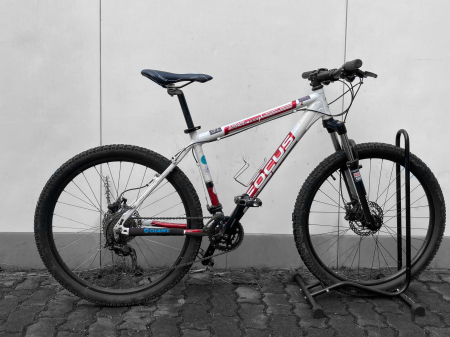 Rent a bike - Bicicleta MTB Focus , marime S (460 mm)