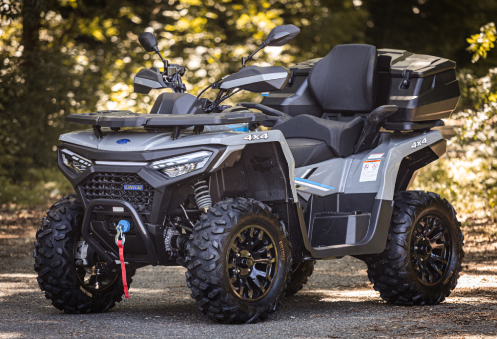 Cutie spate ATV SHARK AX97 - montată pe un ATV Linhai Landforce, în teren