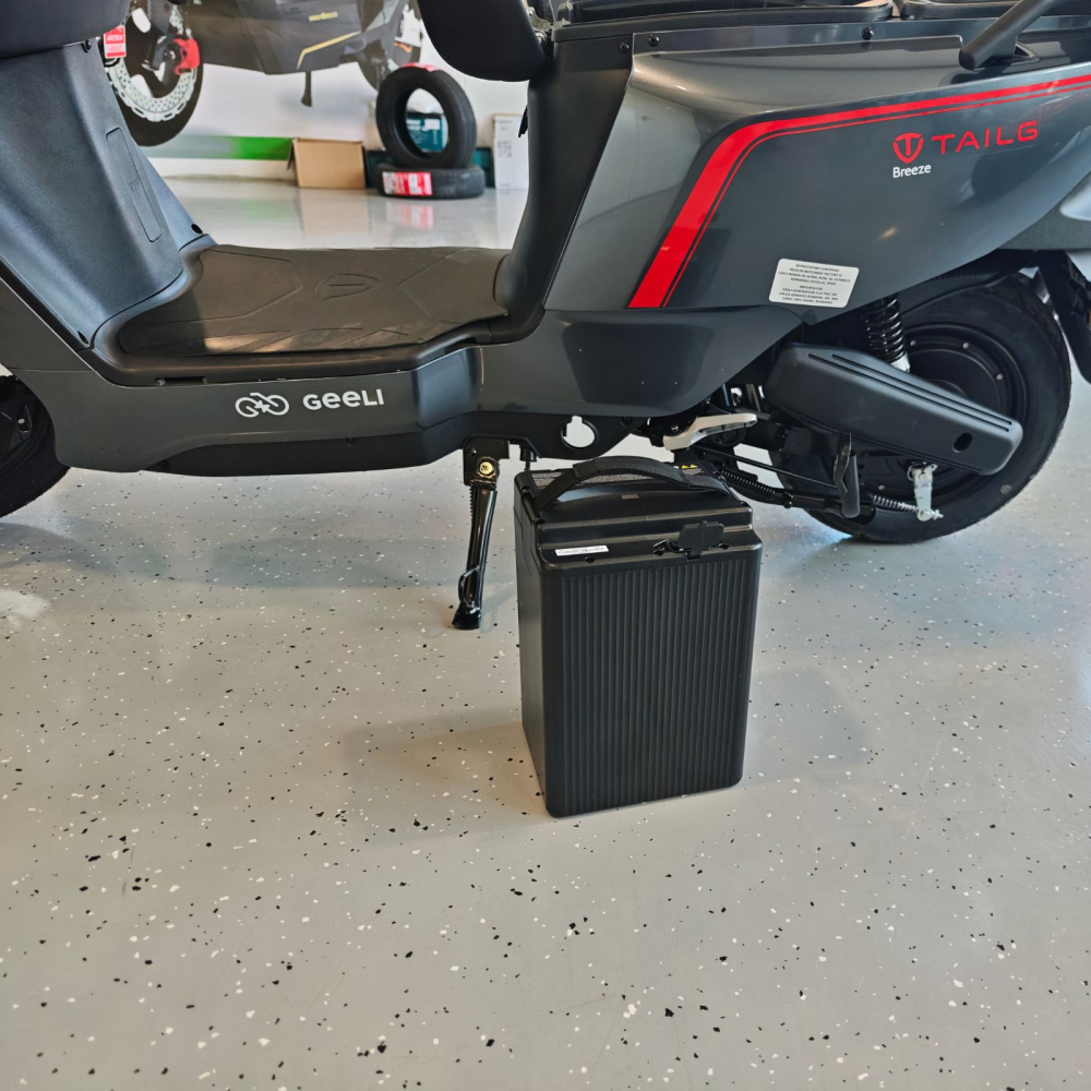 Scuter electric fara permis, Geeli BREEZE, 1000W motor, baterie Litiu detasabila, 25km/h, 55 km autonomie, Omologat 2 persoane [21]