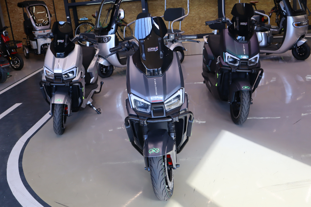 Scuter electric Geeli G-PRO, 2000W, 2 locuri, fără permis, CIV RAR inclus [22]