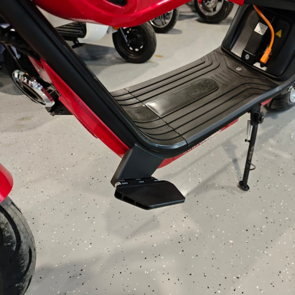 Scuter electric tip Chopper, motor 2000W, 25km/h fara permis, 2 locuri, Acumulator Litiu detasabil, Autonomie max 50km [36]