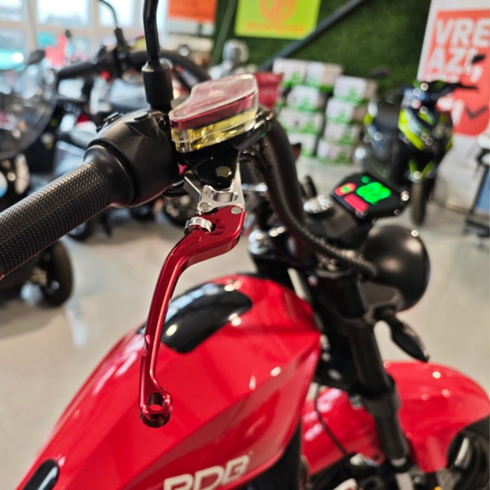 Scuter electric tip Chopper, motor 2000W, 25km/h fara permis, 2 locuri, Acumulator Litiu detasabil, Autonomie max 50km [29]