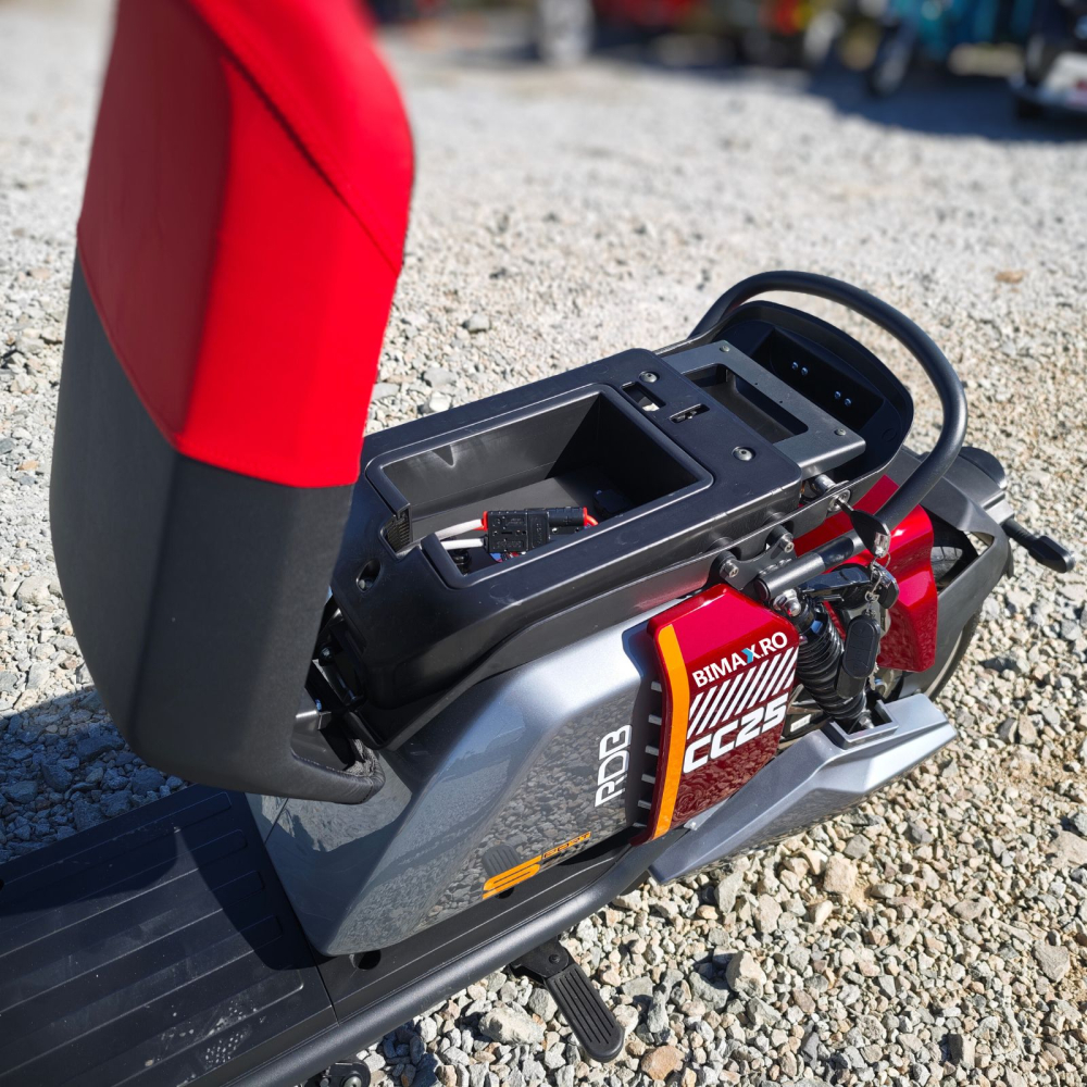 Scuter electric Harley CC25, motor 3000W, 30Ah baterie detasabila, 25km/h fara permis, 2 locuri, Autonomie max 60km [12]
