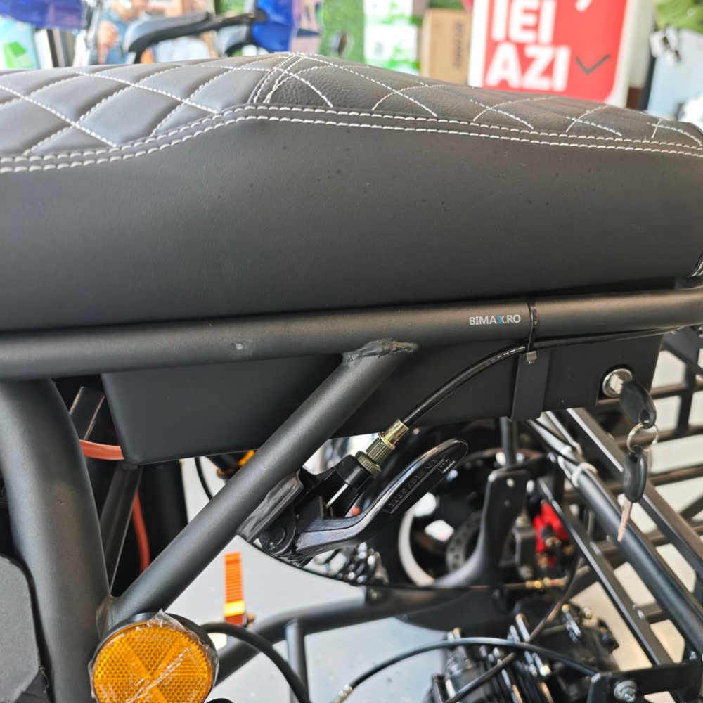 Tricicleta electrica tip scuter RDB CC09, viteza 25km/h fara permis, motor 2000W, autonomie 30-50km [14]