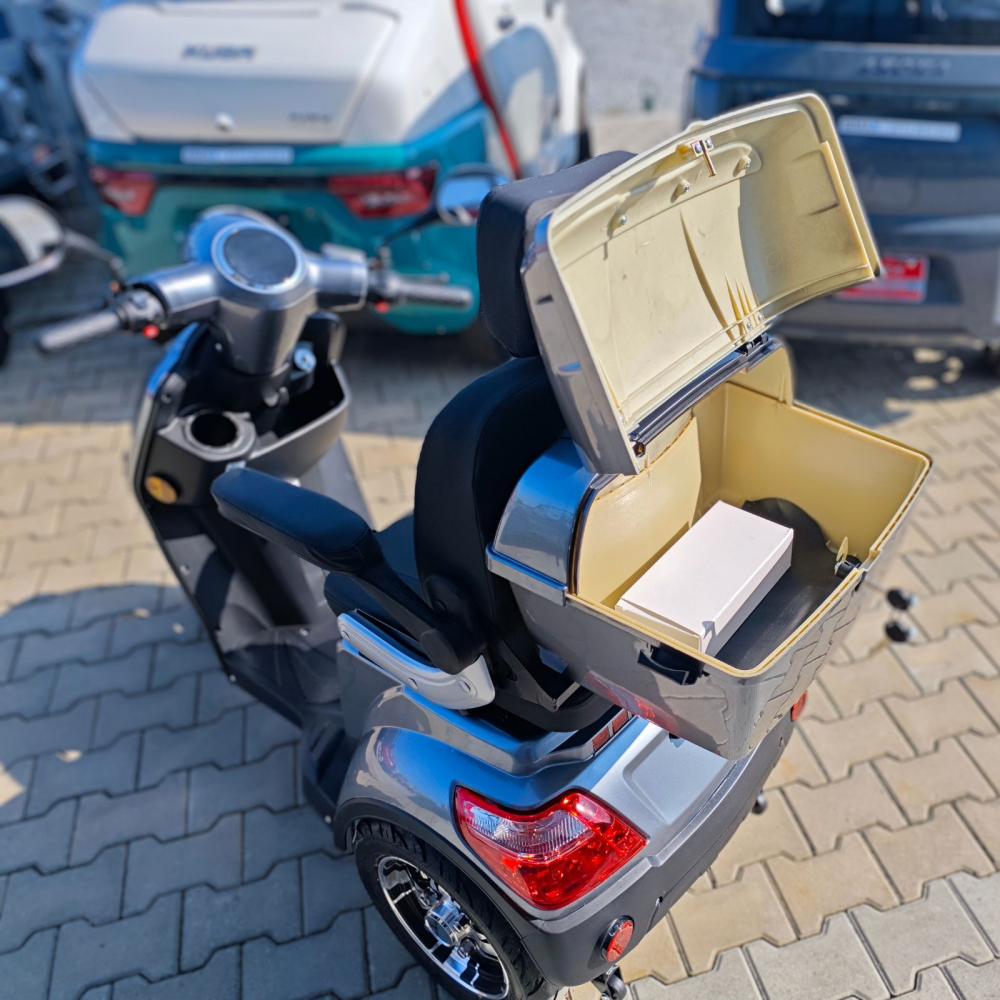 Tricicleta electrica VTA VM4 MOBILITY, cu far LED, motor 1000W, cutie portbagaj cu cheie, fara permis, 25km/h [20]