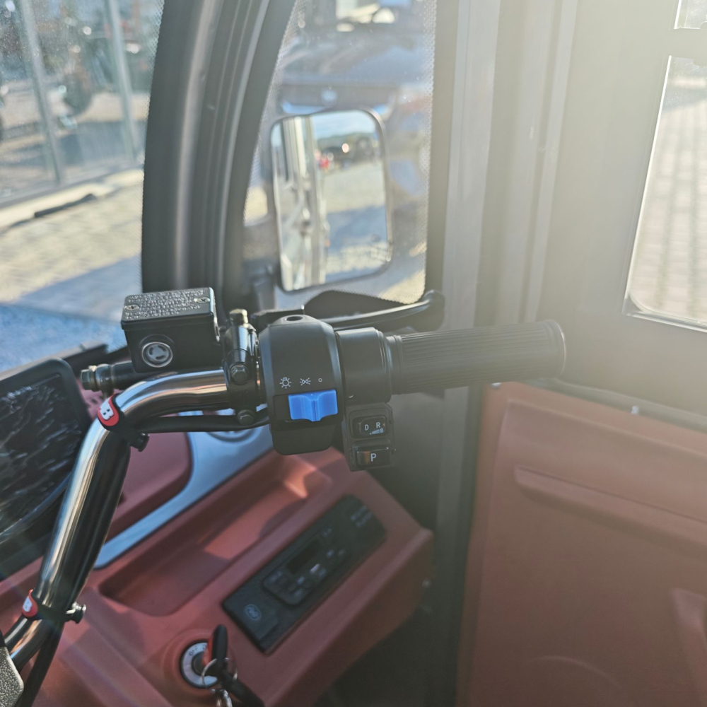 Triciclu Electric cu cabina inchisa si ghidon, MAX KLASS4, model 2026, motor 4000W, Fara Permis (viteza max 25km/h), Carte RAR inclusa [13]
