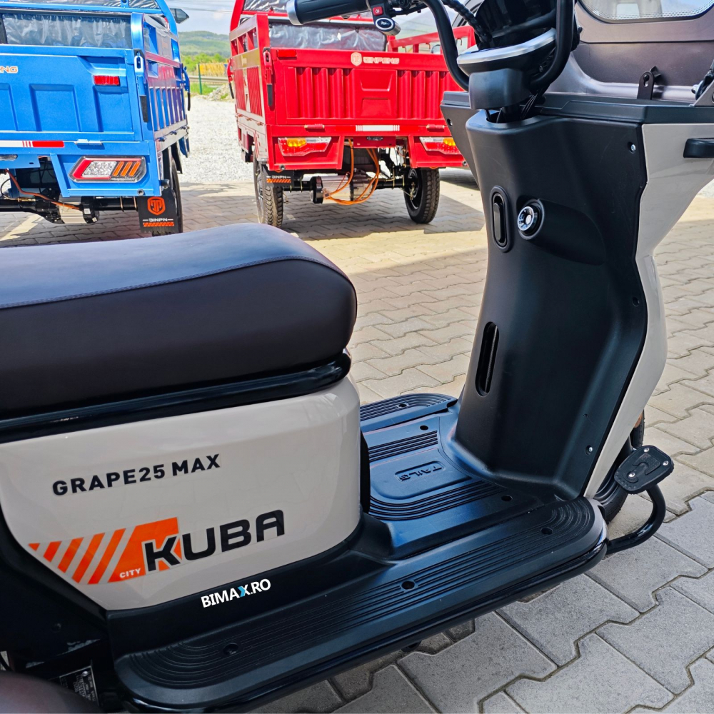 Tricicleta Electrica acoperita, Fara Permis (viteza max 25km/h), KUBA Grape 25 Max, Crem, Omologata, CIV Gratuit [8]