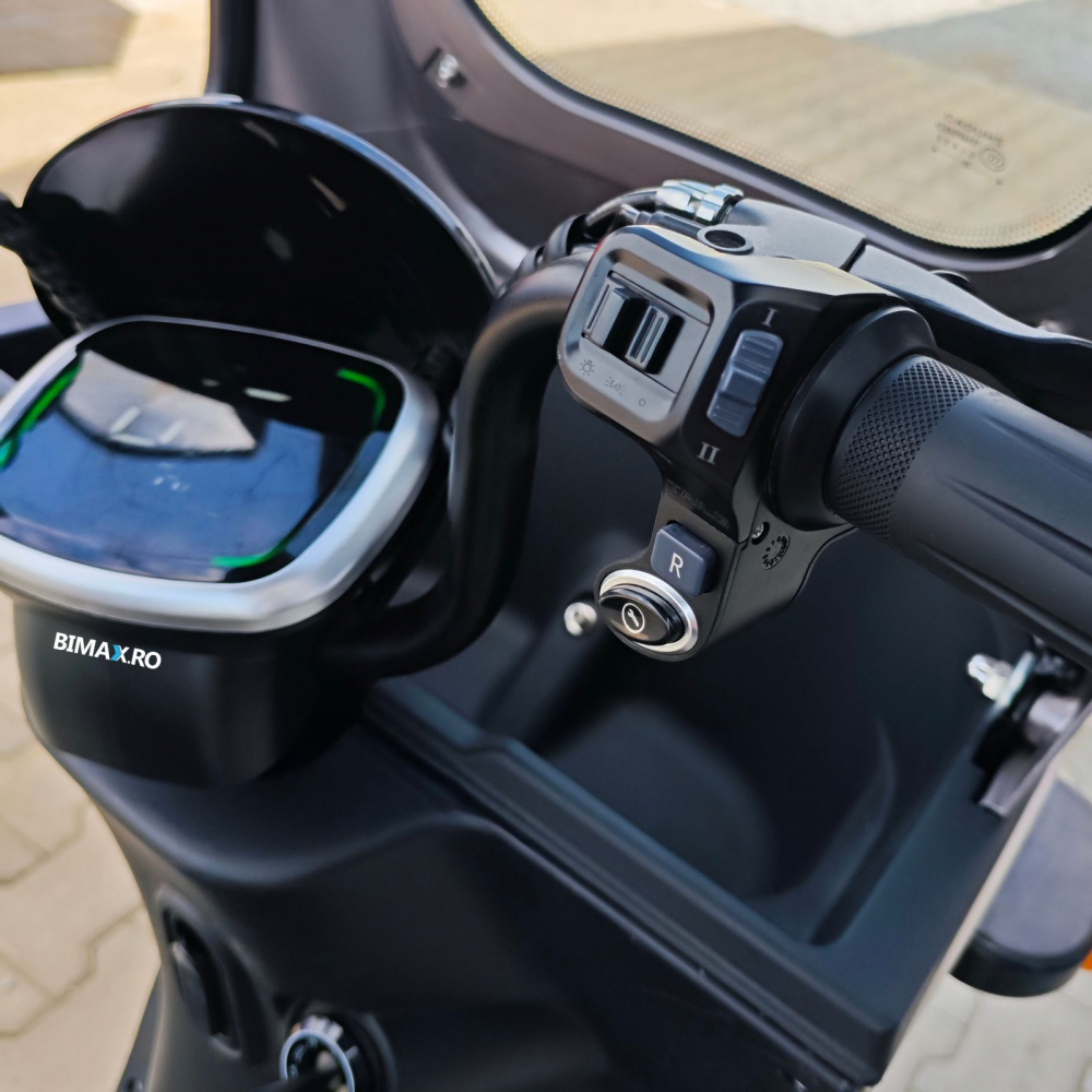 Tricicleta Electrica acoperita, Fara Permis (viteza max 25km/h), KUBA Grape 25 Max, Crem, Omologata, CIV Gratuit [6]