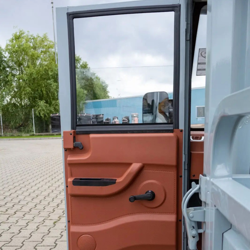 Triciclu Electric utilitar SKY VAN, model 2026 cu cabina, motor 3000W, Fara Permis (viteza max 25km/h), Carte RAR inclusa [9]