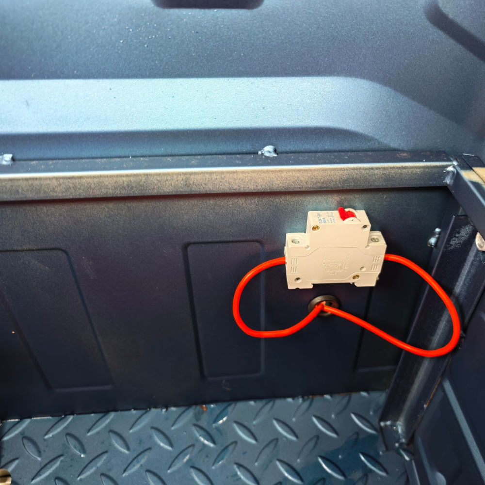 Triciclu Electric utilitar MAX KLASS4, model 2026 cu cabina, motor 4000W, Fara Permis (viteza max 25km/h), Carte RAR inclusa [20]