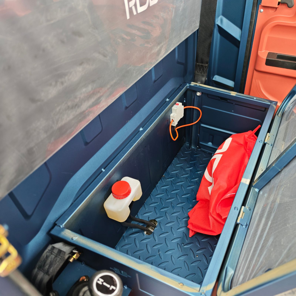 Triciclu Electric utilitar MAX KLASS4, model 2026 cu cabina, motor 4000W, Fara Permis (viteza max 25km/h), Carte RAR inclusa [9]