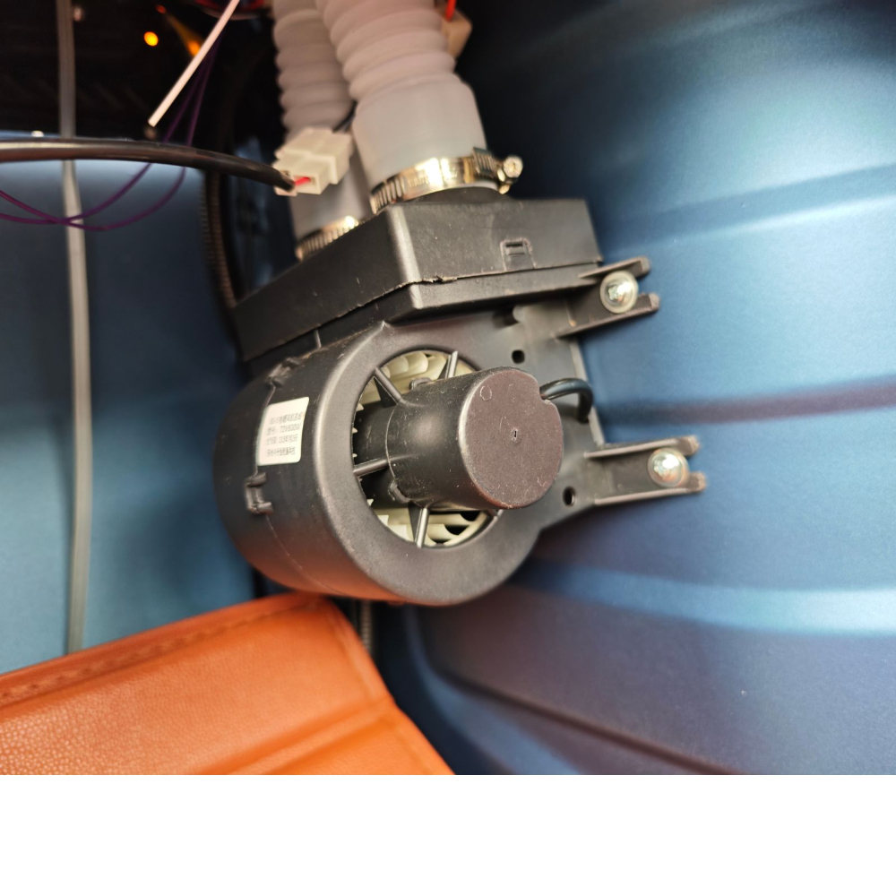 Triciclu Electric utilitar MAX KLASS4, model 2026 cu cabina, motor 4000W, Fara Permis (viteza max 25km/h), Carte RAR inclusa [15]