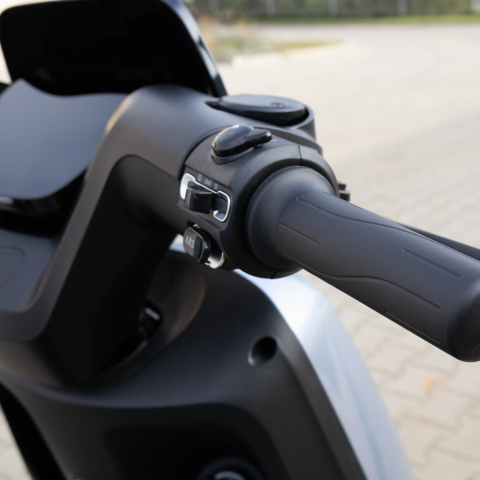 Scuter electric KUBA GREE 08, 47-60km autonomie, 45km/h, motor 1200W [7]