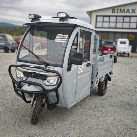 Tricicleta Electrica cu Remorca - Triciclu Electric utilitar SKY VAN, model 2026 cu cabina, motor 3000W, Fara Permis (viteza max 25km/h), Carte RAR inclusa
