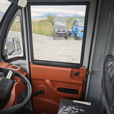 Triciclu Electric utilitar SKY VAN, model 2026 cu cabina, motor 3000W, Fara Permis (viteza max 25km/h), Carte RAR inclusa [9]