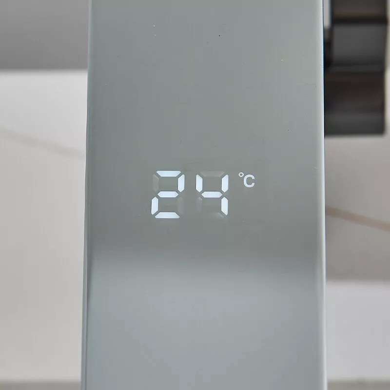 Baterie chiuvetă BisDesign crom lucios cu display digital și senzori [6]