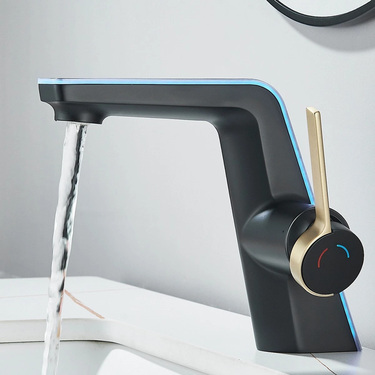 Baterie chiuvetă BisDesign negru mat cu accente aurii, display digital și LED [7]