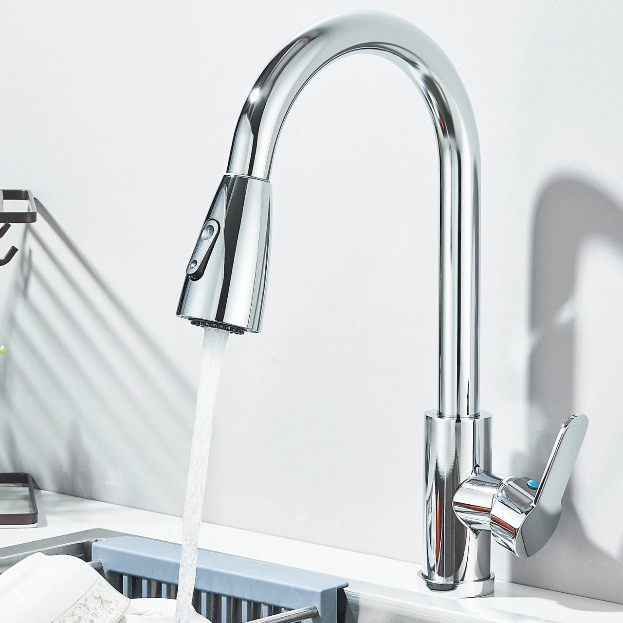 Baterie bucatarie crom lucios cu dus extractabil 3 functii BisDesign [2]