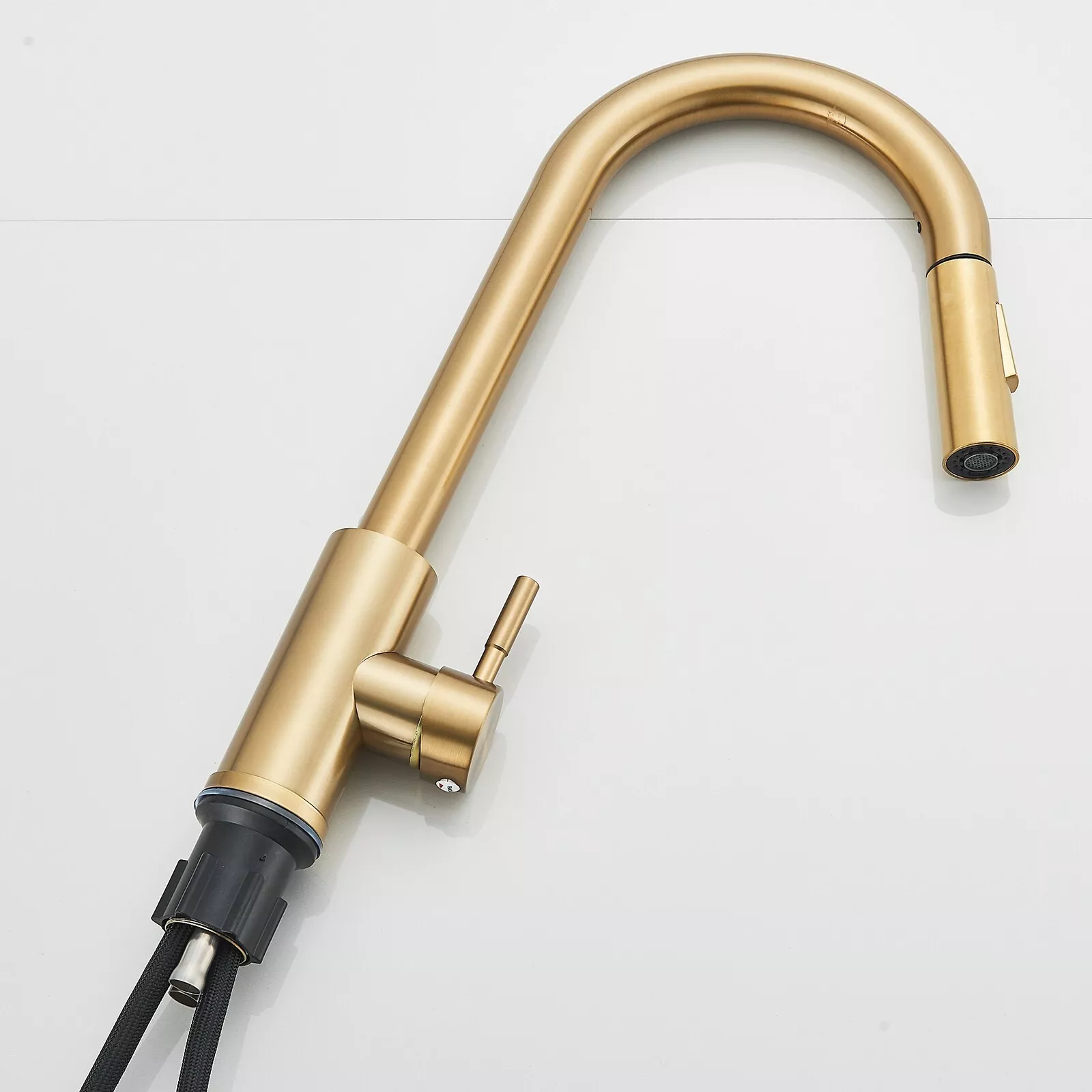 Baterie bucătărie auriu mat 39 cm cu duș extractabil și pipă pivotantă [8]