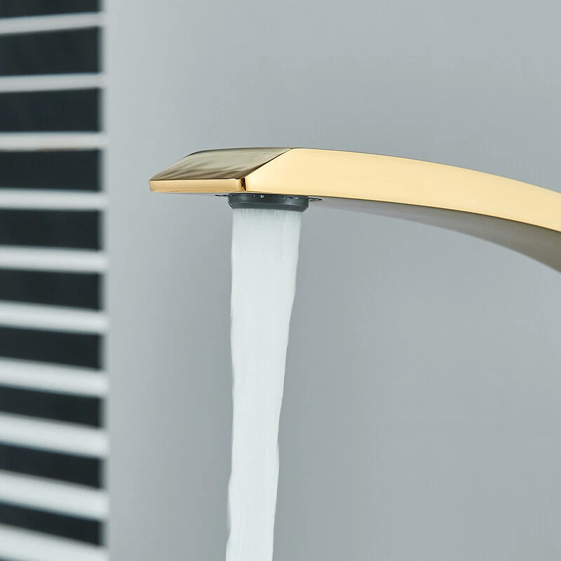 baterie-chiuveta-lavoar-auriu-lucios-model-lebada-bisdesign-20cm [7]