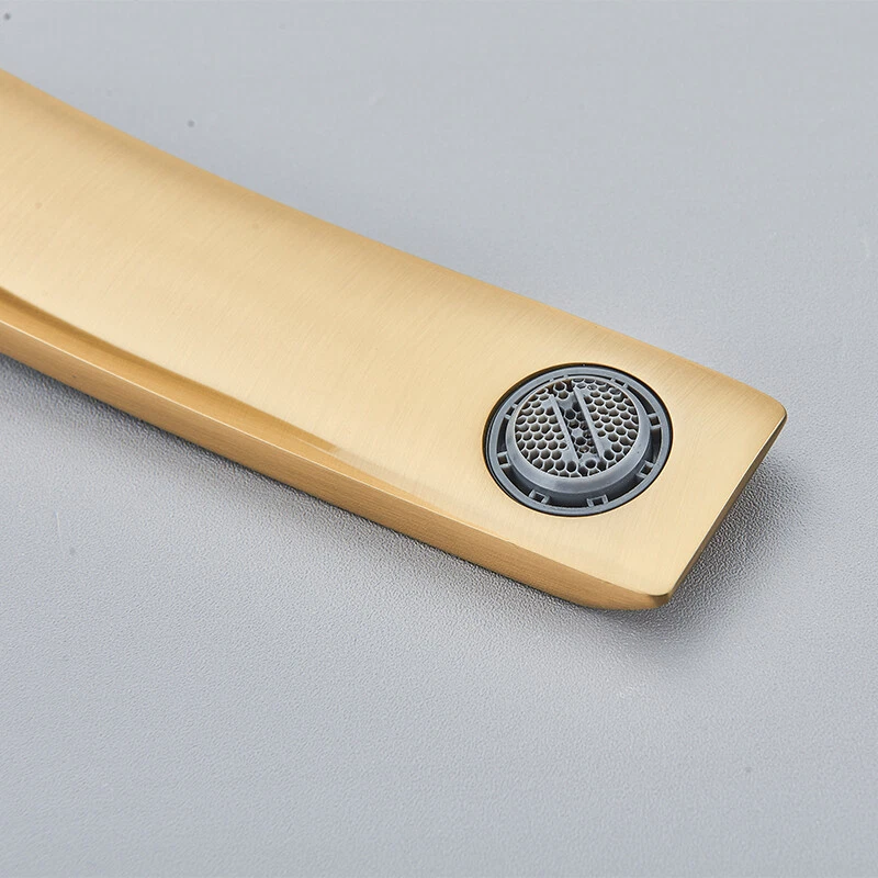 baterie-chiuveta-lavoar-auriu-mat-model-lebada-bisdesign-20cm [2]