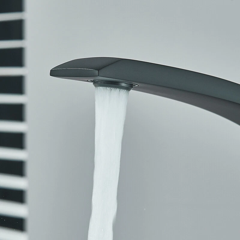 baterie-chiuveta-lavoar-negru-mat-model-lebada-bisdesign-20cm [7]