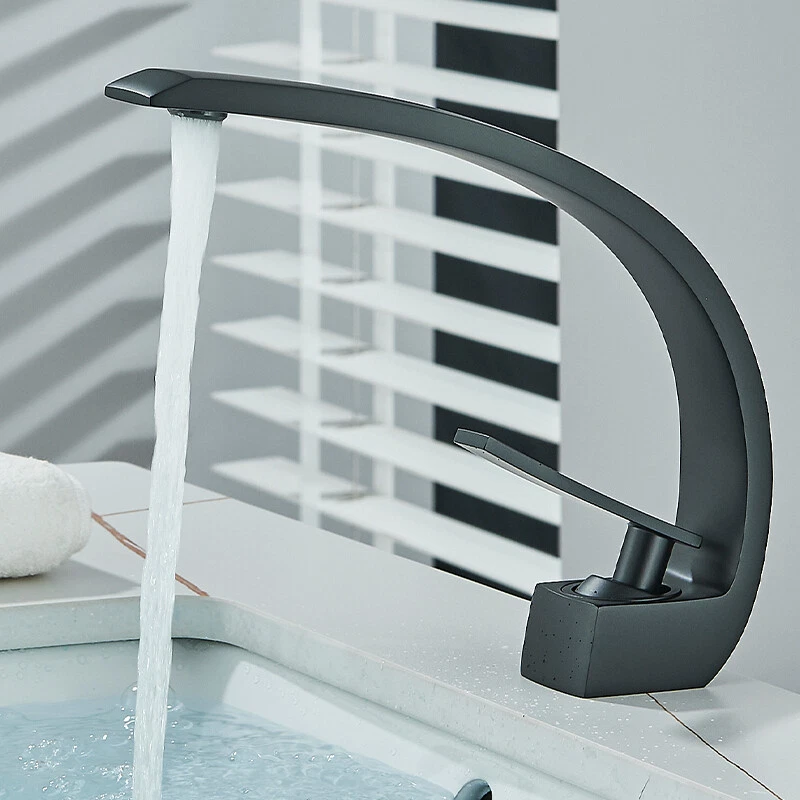 baterie-chiuveta-lavoar-negru-mat-model-lebada-bisdesign-20cm [8]