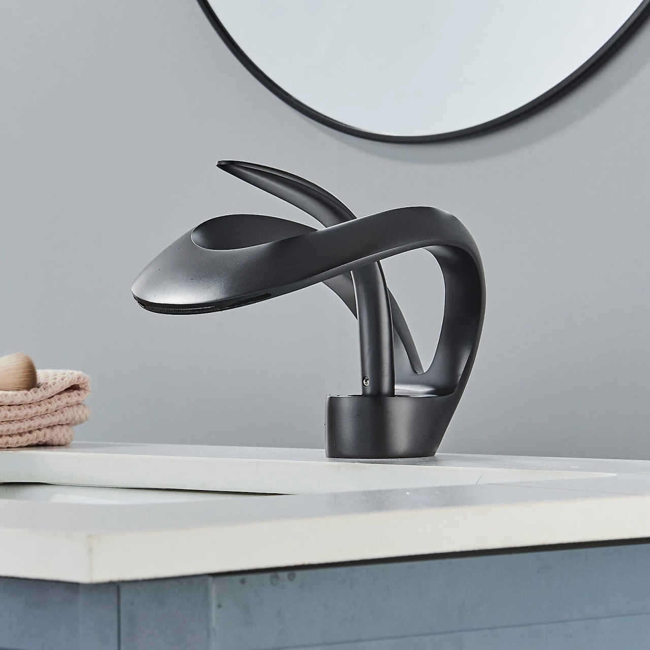 baterie lavoar negru mat BisDesign model lebada 15cm [9]