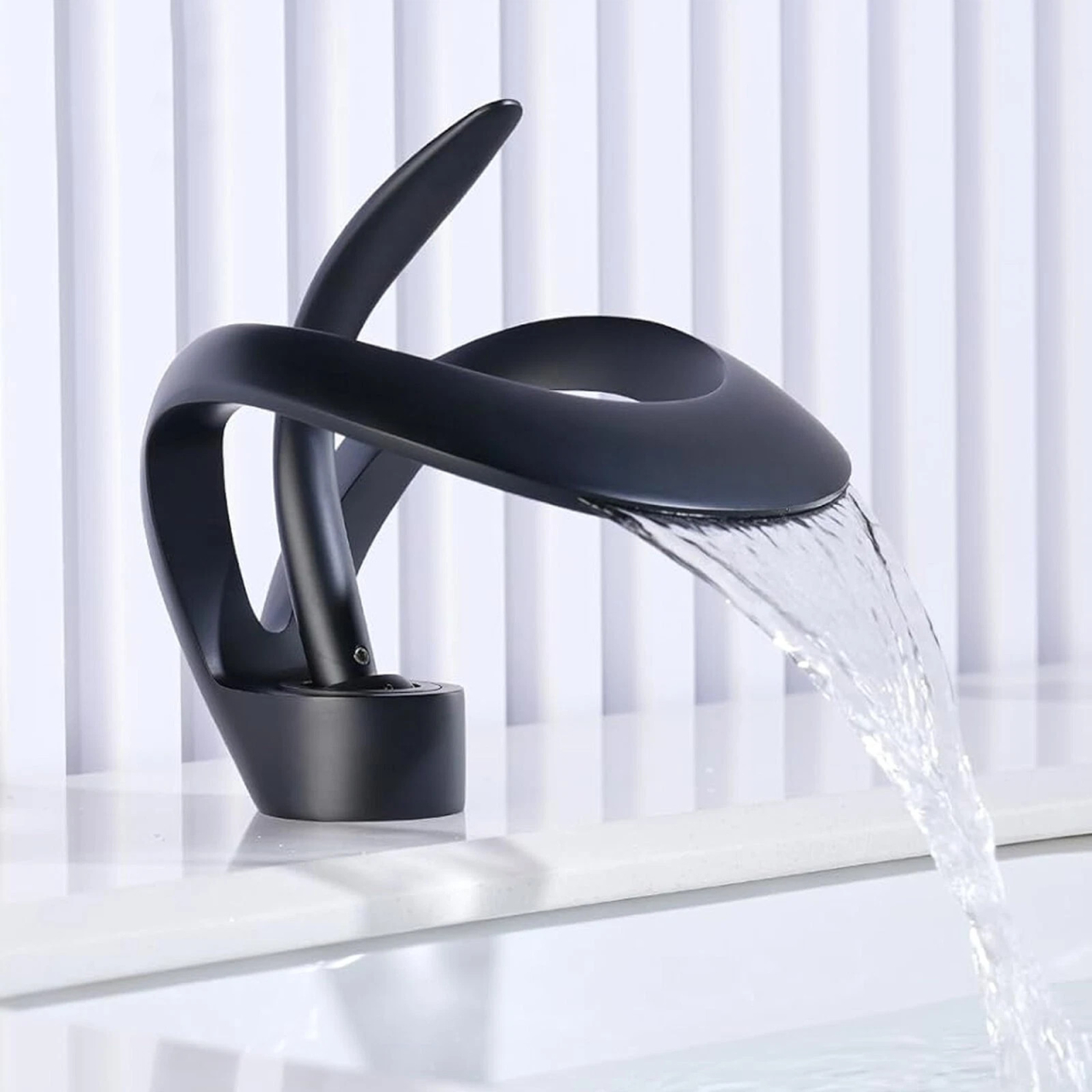 baterie lavoar negru mat BisDesign model lebada 15cm [8]