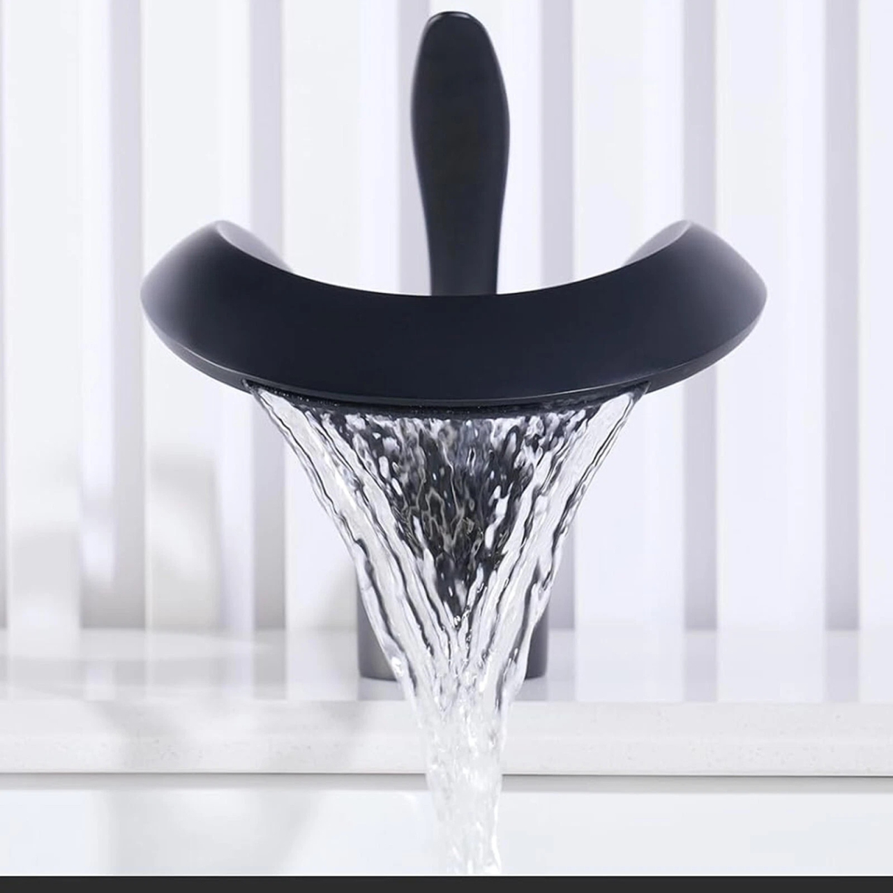 baterie lavoar negru mat BisDesign model lebada 15cm [7]