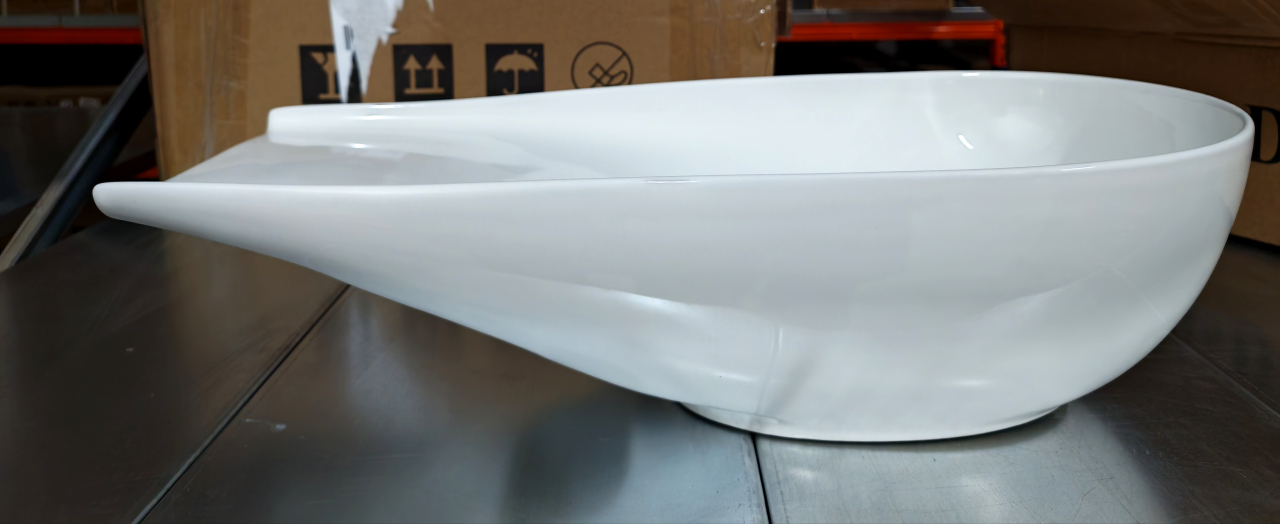 Lavoar ceramic BisDesign alb lucios asimetric pe blat 595x275x165 mm [7]